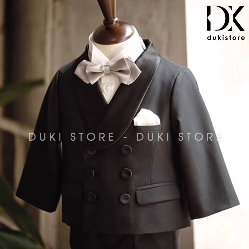 ao-vest-cho-be-trai-tuxedo-mau-den-dep-DKT0061-3.jpg
